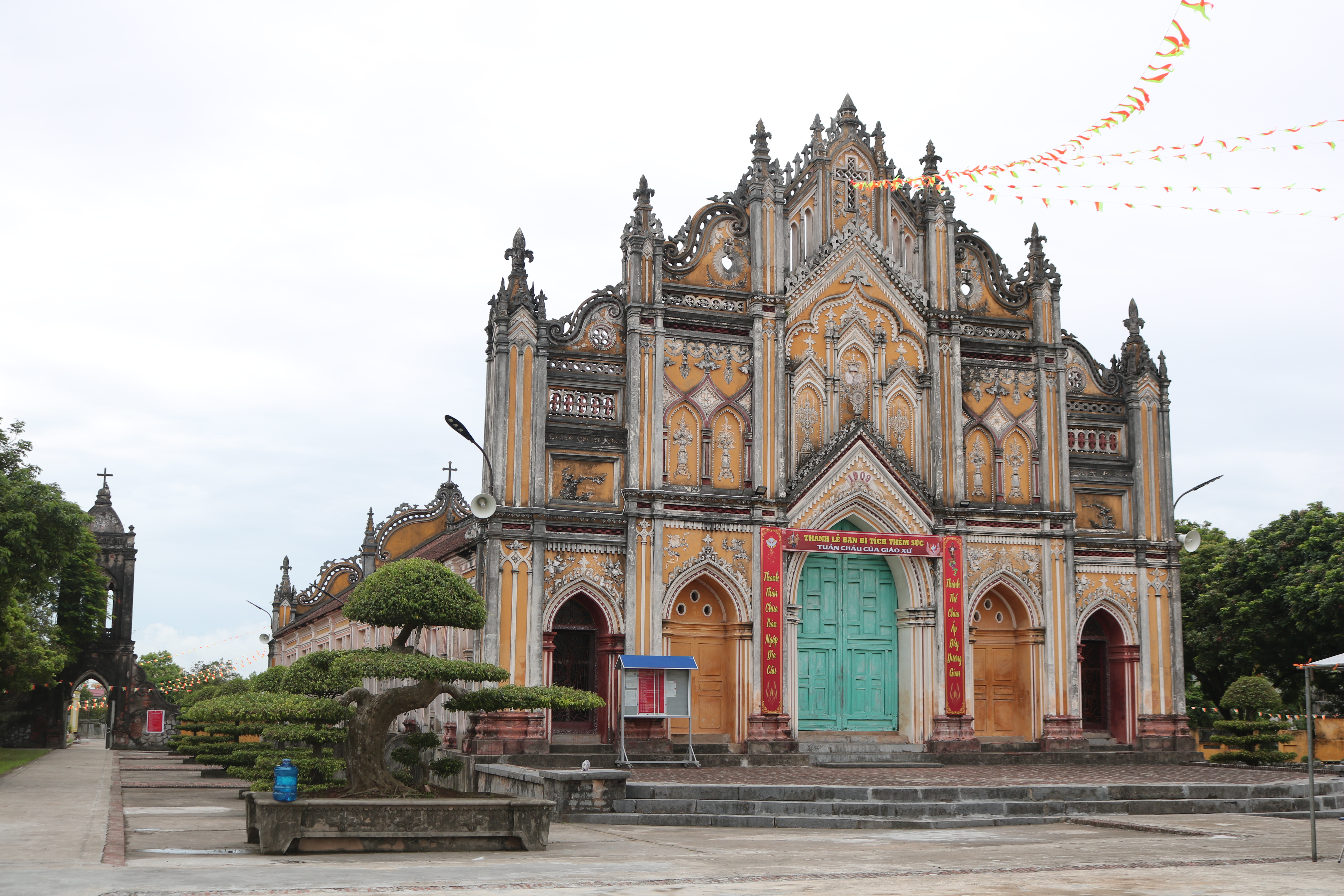 Một ngôi thánh đường cổ kính